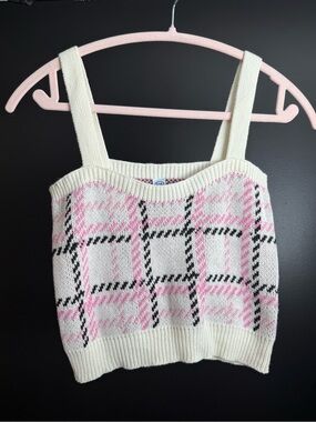 Cotton Knit Crop-top Tank Sweater with Pink and Black Pattern